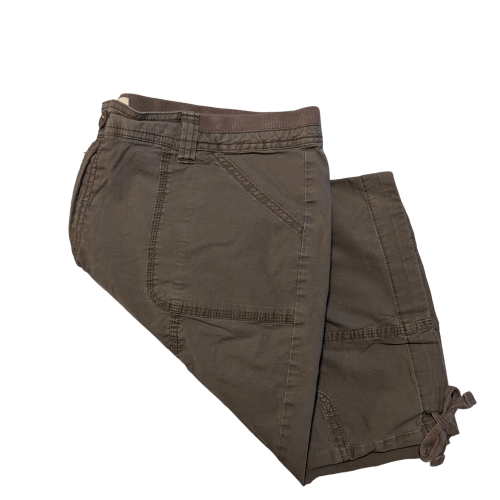 St. Johns Bay Plus Size Green Cargo Shorts | Size 18